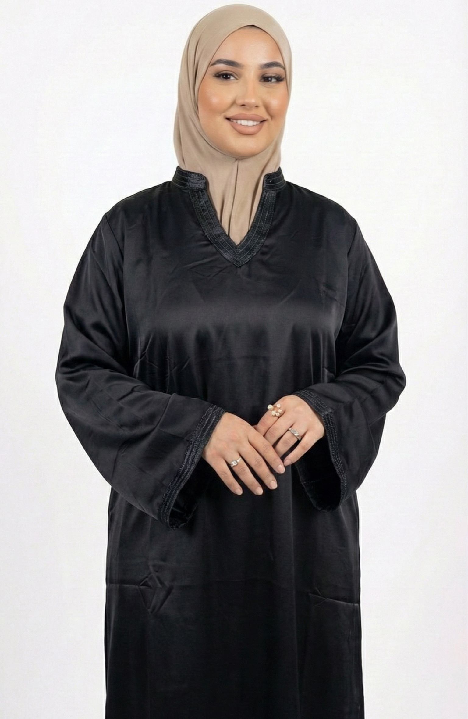 abaya satinée noire