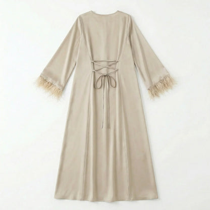 Abaya Satinée Beige avec plumes